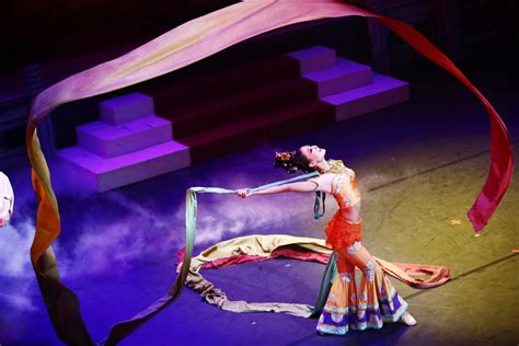 Chinese Classic Dance Drama Hits London Stage[1] Cn