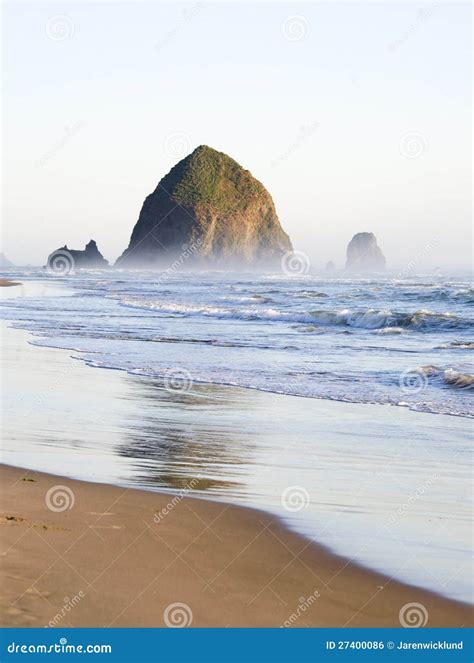 Haystack Rock at Cannon Beach, Oregon, US Stock Photo - Image of view