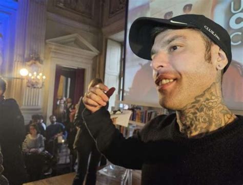 Fedez Al Circolo Dei Lettori Di Torino Dago Fotogallery