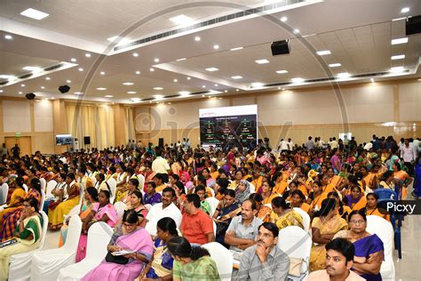 Image Of People In A Meeting Hall Ye963350 Picxy