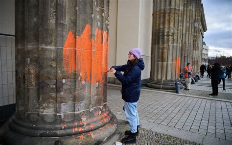 Letzte Generation Brandenburger Tor Erneut Beschmiert