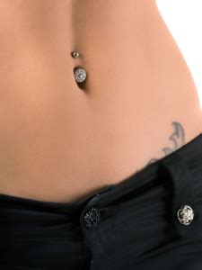 le piercing nombril définition piercing nombril le choix du piercing