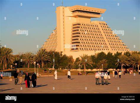 Sheraton hotel in doha qatar hi-res stock photography and images - Alamy