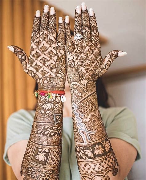 How Intricate Is This Bridal Mehndi Inspiration Captured By