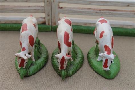 Tiny Cows Farm Fence For Putz Scene Vintage Chalkware Figures