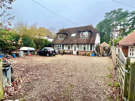 4 Bed Detached House For Sale In Finchampstead Road Finchampstead