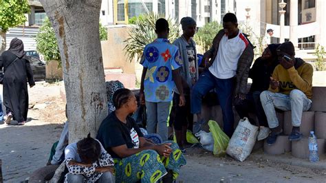 Tunisie Les Migrants Subsahariens Confront S Un D Chainement De