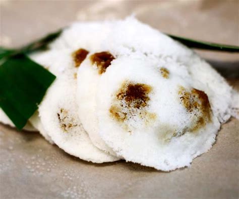 Putu Piring: A Delicious Malaysian Dish - Munch Malaysia