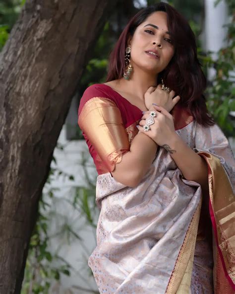 Anasuya Bharadwaj పట్టుచీరలో పడుచుబొమ్మలా అనసూయ Anasuya