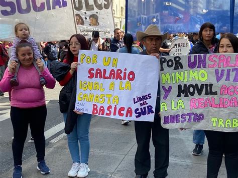 Argentina Multitudinaria movilización de la Unidad Piquetera marchó a