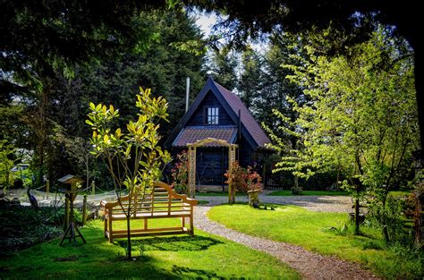Quick Intro To Our Suffolk Holiday Cottages And Barges