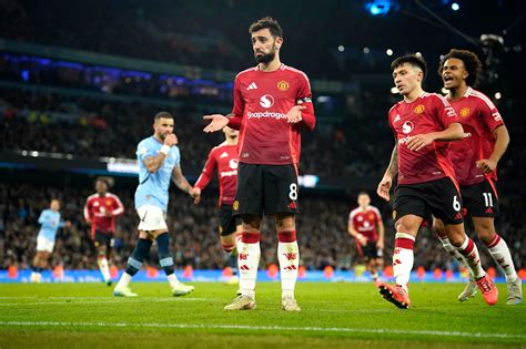 United Sorprende Y Remonta Para Vencer Al City En El Derbi De