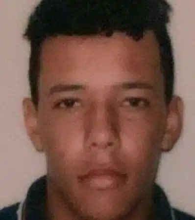 Homem Que Matou Namorada De Anos A Facadas Condenado A Mais De