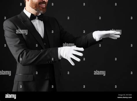 Male Magician In Black Suit Hi Res Stock Photography And Images Alamy