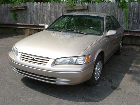 98 Toyota Camry LE