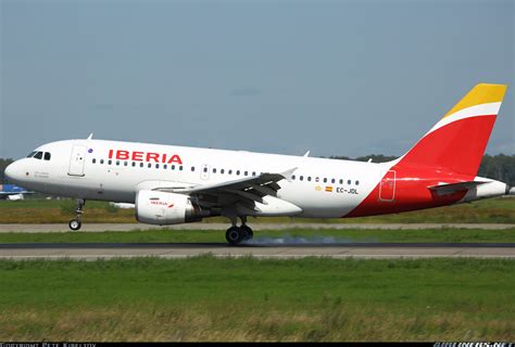 Airbus A319 111 Iberia Aviation Photo 5638839