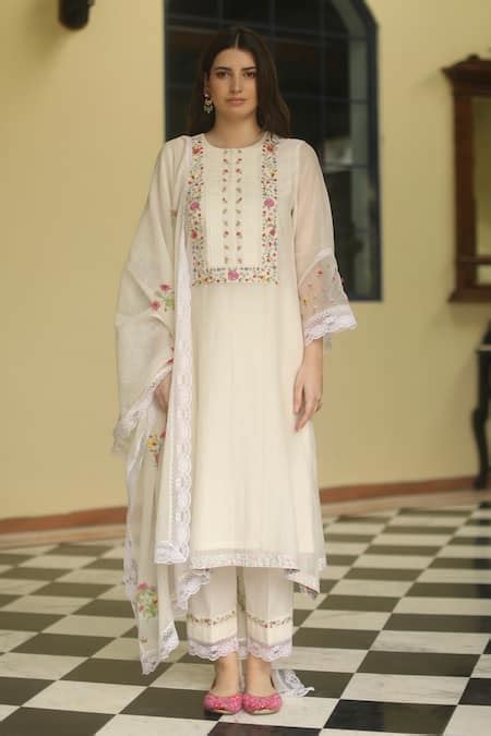 Buy White Kurta Chanderi Applique Floral Motifs Iris Embroidered Set