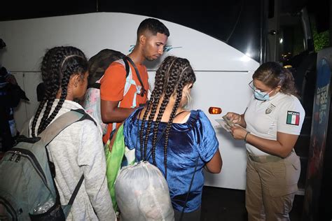 Cientos De Migrantes Se Entregan Al Inm En Tapachula Chiapas