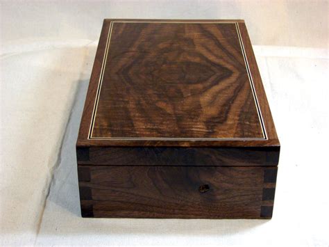 Walnut Heirloom Box Finewoodworking