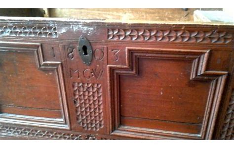 Achat Coffre Ancien Bois Sculpt Occasion Etterbeek Troc