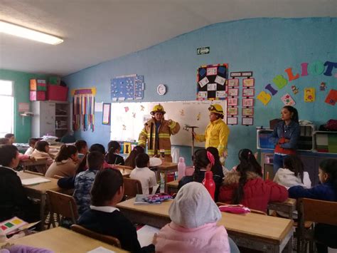 Capacitan a estudiantes sobre prevención de incendios en pastizales