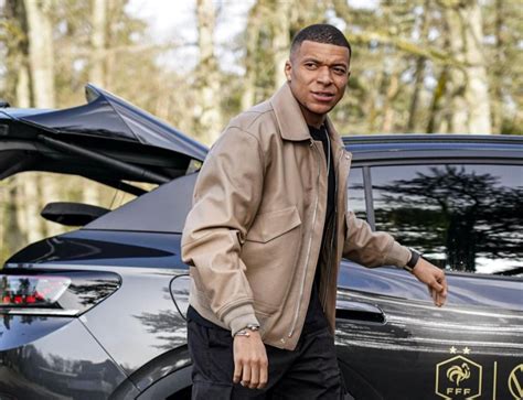 Kylian Mbappé connaissez vous ses voitures en images