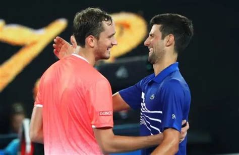 Daniil Medvedev Zeigt Respekt Vor Novak Djokovic Vor Dem Australian