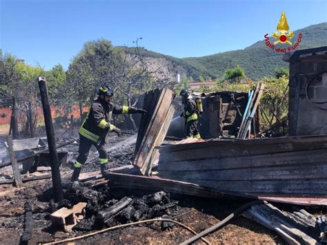 Un Incendio Devasta Deposito Attrezzi E A San Felice Circeo Tempestivo