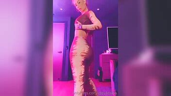 Iggy Azalea Nude Ass Slapp