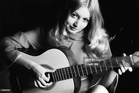 Photo Of Mary Hopkin Posed Studio Portrait Of Mary Hopkin With An