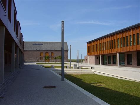 Quartier Delahaye extension urbaine crèche école et logements L