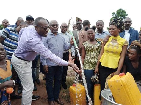 Approvisionnement en eau potable à Kananga: Delly Sesanga initie la ...