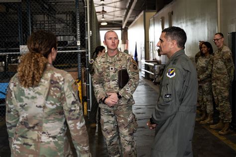 11th Air Force Commander Visits 15th Wing 15th Wing Article Display