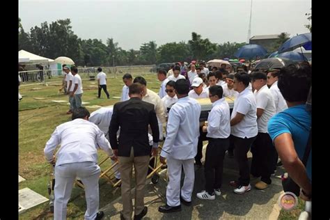Director Wenn Deramas Laid To Rest Abs Cbn Entertainment