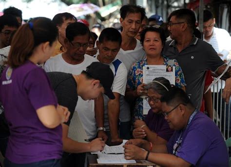 Thick Crowds Long Lines On First Day Of Coc Filing At Comelec Manila