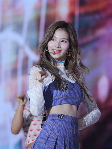 TWICE SANA Korea Music Festival 01 08 2018 Sana Minatozaki Twice