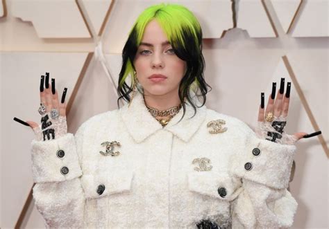 Billie Eilish O Estilo Da Cantora Que Foi Capa Da Vogue