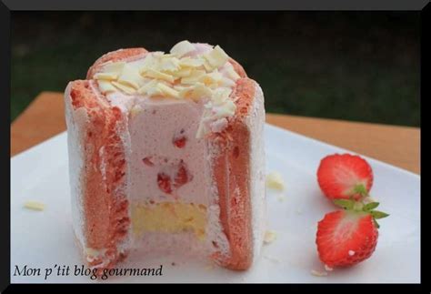 Charlotte Aux Fraises Et Coeur Fondant Au Chocolat Blanc Recette Ptitchef