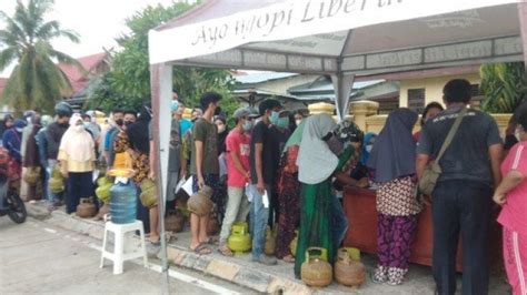 Operasi Pasar Gas Elpiji Kg Diskoperindag Tanjabbar Diserbu Warga