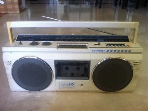 VINTAGE HITACHI TRK P6E Radio Cassette Recorder Boombox Ghettoblaster