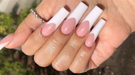 White French Tip Acrylic Nails