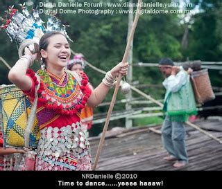 invisiblelady: Traditional Dance - Ngajat Iban from Sarawak and ibanese ...