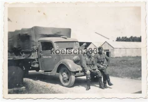 Foto Soldaten Der Wehrmacht An Einem Ford Lkw Mit Kfz Kennzeichen