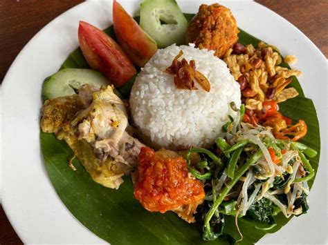 Ini 6 Kuliner Khas Bali Yang Dibuat Dari Bumbu Basa Gede