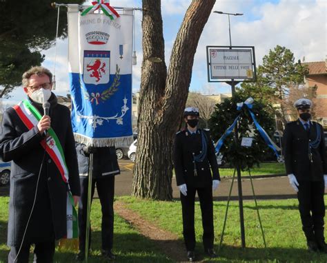 Giorno Del Ricordo Messa E Deposizione Delle Corone In Piazzale