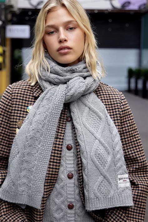 Uo Cable Knit Scarf Urban Outfitters Uk