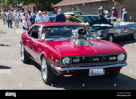 Puyallup Usa Th Jul Classic Cars And Spectators Visit The