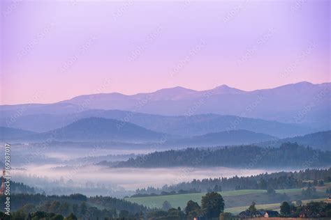 Bieszczady Widok Na Lutowiska W Oddali Bieszczady Wysokie Stock Photo