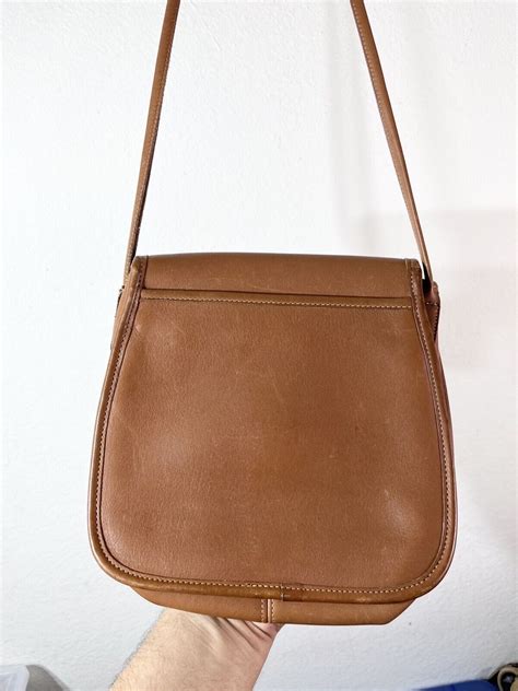 Vintage Coach British Tan Leather Shoulder Messenger Gem