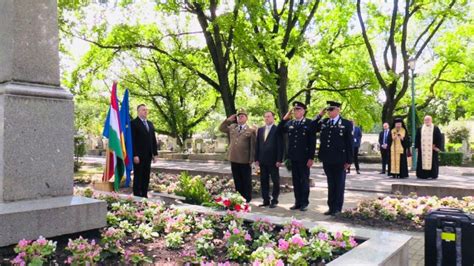 Ziua Eroilor Marcat La Szeged Ungaria I Dor De Eminescu